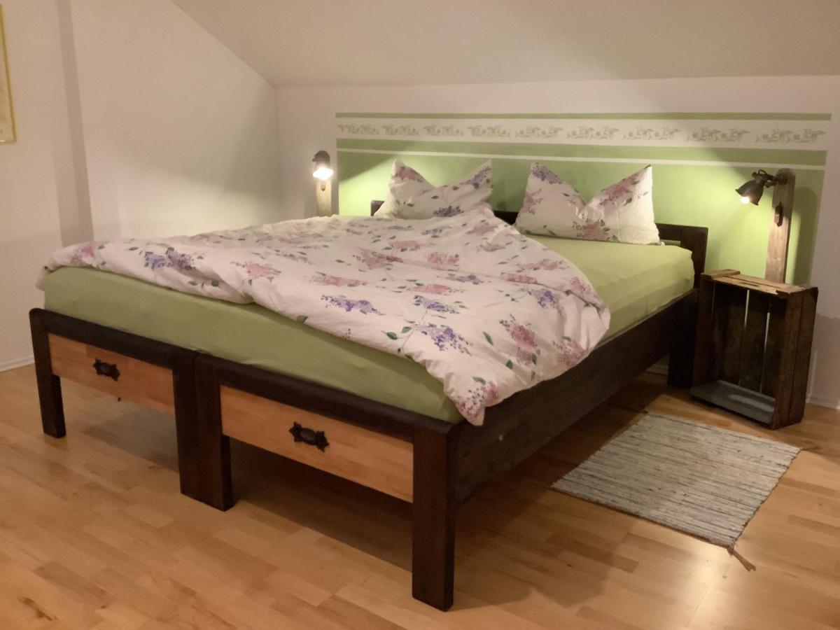Gemuetliche, Grosszuegige Ferienwohnung Salzhausen Exterior foto